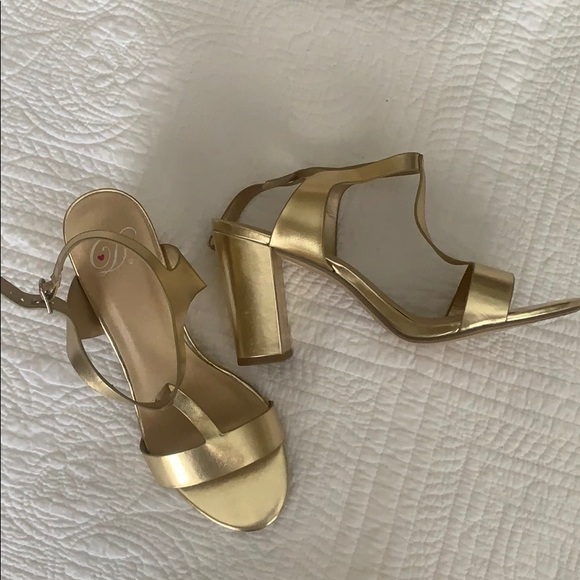 Gold TStrap heels - Picture 1 of 5